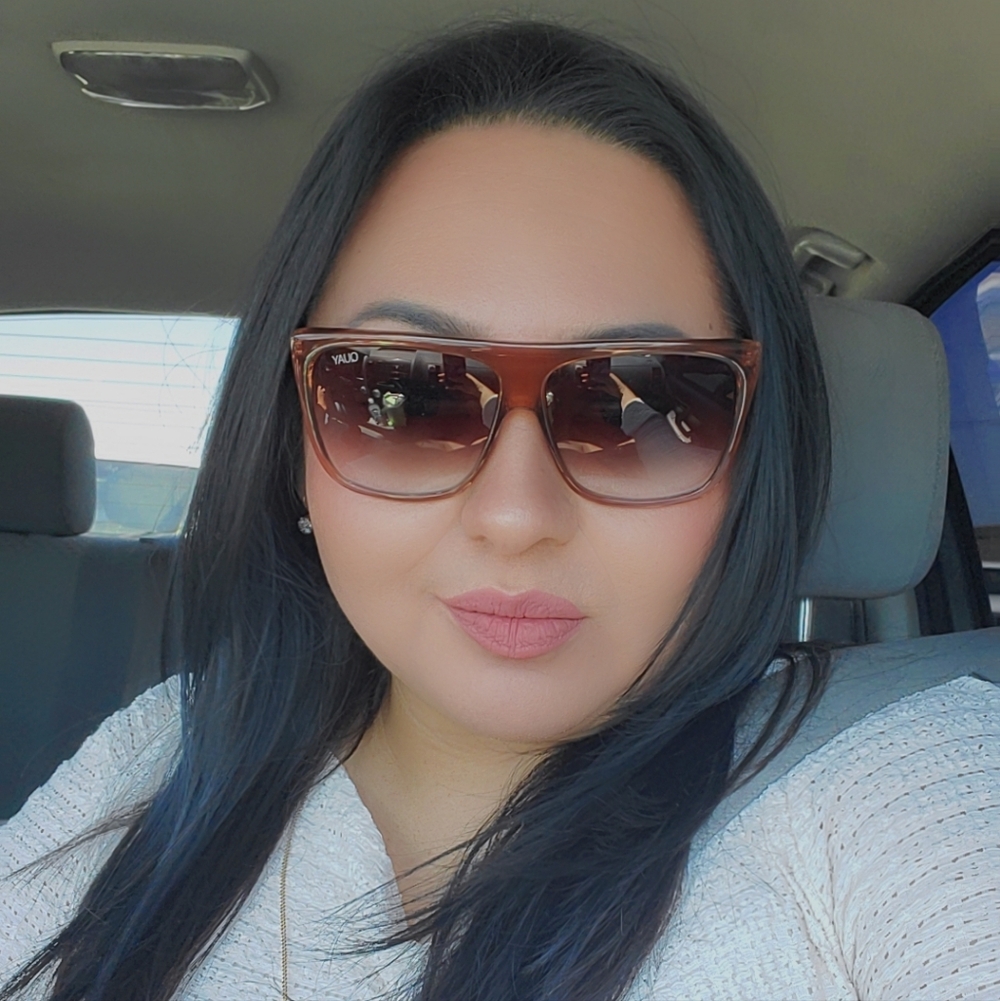 Meet your Posher, Lorena